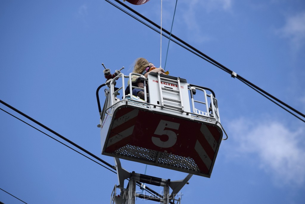 Koelner Seilbahn Gondel blieb haengen Koeln Linksrheinisch P267.JPG - Miklos Laubert